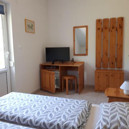 Borkuti Panzio Es Apartman Балатонсемеш Екстер'єр фото