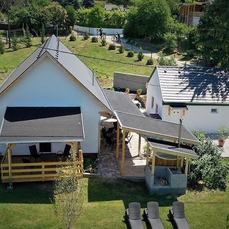 Borkuti Panzio Es Apartman Балатонсемеш Екстер'єр фото