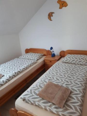Borkuti Panzio Es Apartman Балатонсемеш Екстер'єр фото