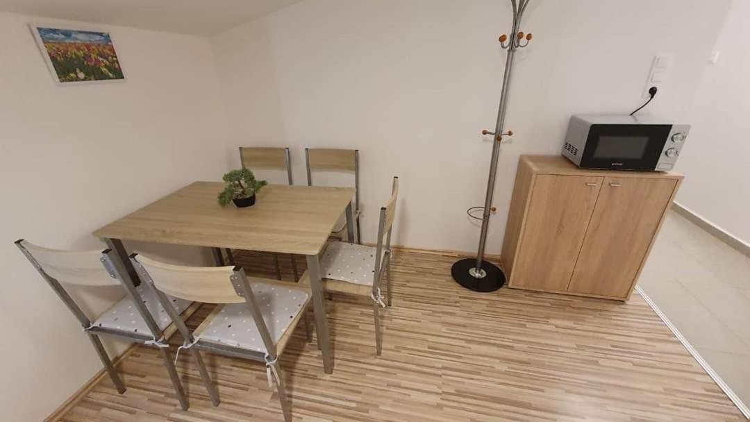 Borkuti Panzio Es Apartman Балатонсемеш Екстер'єр фото
